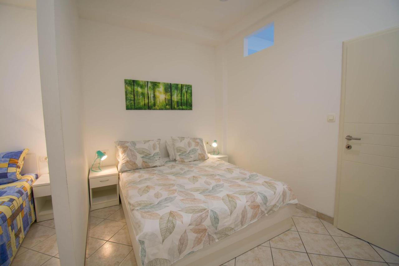 Family Apartment Manuela - Baska Voda Luaran gambar